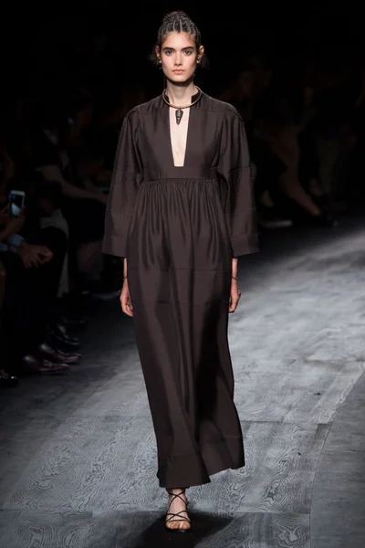 Look 1